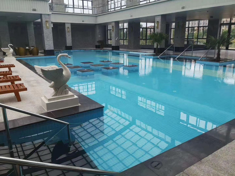 如何判断游泳池水质是否清洁？