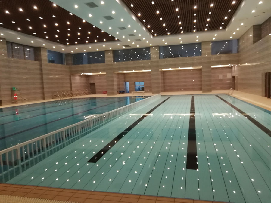 如何制定泳池设备维护计划？