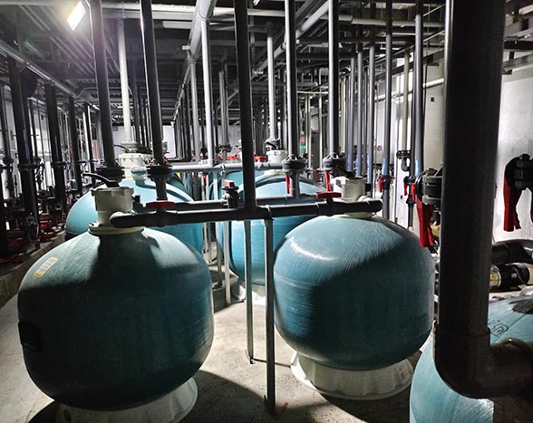 如何选择适合的泳池砂缸过滤器?